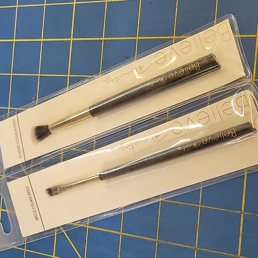 Believe Beauty Makeup Brush Set of 2 New In Package